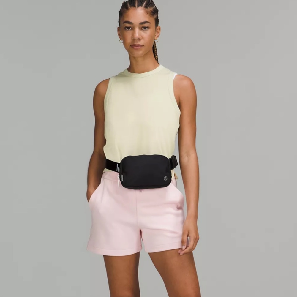 Lululemon Black & White Logo Everywhere Belt Bag Crossbody Nwt - Picture 5 of 6